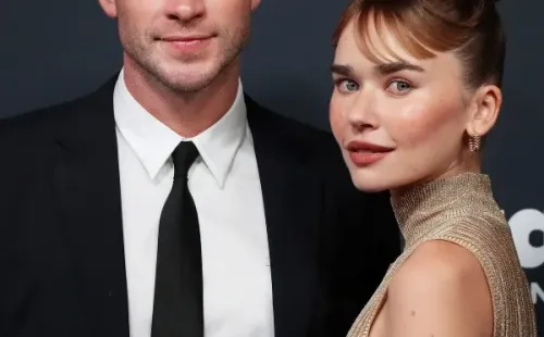Liam Hemsworth y Gabriella Brooks en 2022 (Getty).