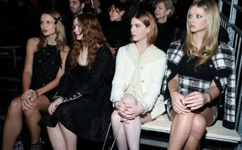 Apple Martin junto a Sadie Sink y Lucy Boynton (Getty).