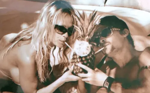 Pamela Anderson y Tommy Lee. Foto: (Netflix)