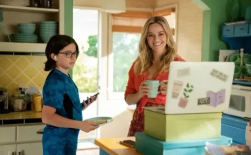 Reese Withperson en Tu casa o la mía. Foto: (Netflix)