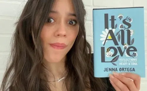El libro de Jenna Ortega (Instagram @jennaortega).