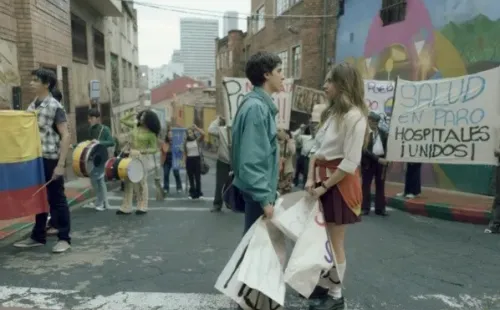 La primera vez, una serie colombiana sobre adolescencia (Netflix).
