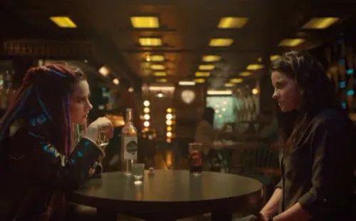 Maite Perroni protagoniza Tríada (Netflix).