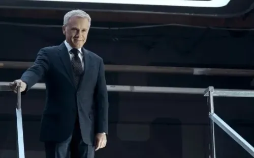 Christoph Waltz protagoniza The Consultant (Prime Video).