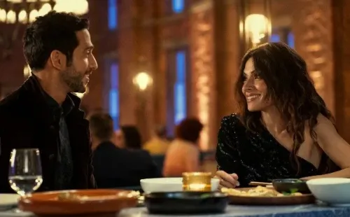 Billie y Majid. Foto: (Netflix)