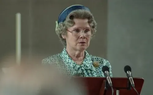 The Crown podría ser destrozada por otra serie sobre monarquía (Netflix).