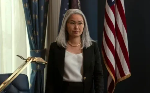 Hong Chau es Diane Farr (Netflix).