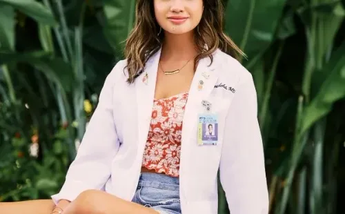El reparto de Doogie Kamealoha, M.D. (Disney+).