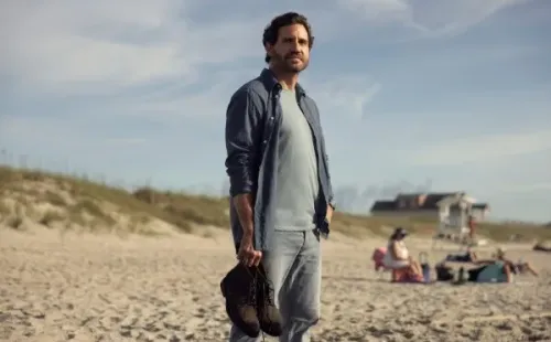 Edgar Ramírez es Mike Valentine (Netflix).