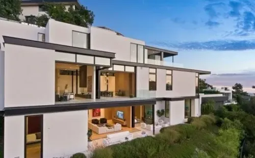 Una impactante casa en las alturas para Ariana Grande en Los Ángeles (Arquitectura y Diseño)