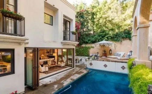 Los lujos de la casa en Los Ángeles en la que vivió Camila Cabello (Arquitectura y Diseño)