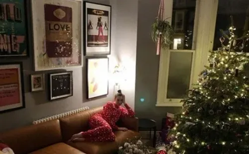 En la mansión de Londres, Dua Lipa ofició de anfitriona en las fiestas de fin de año (Instagram)