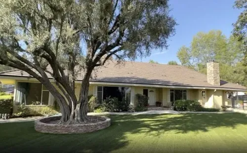 La nueva casa que Kanye se compró Los Ángeles para estar cerca de su familia (The Grosby Group)