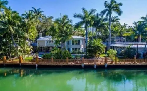 Con muelle privado, la hermosa casa que tienen los Montaner en Miami (Aire Digital)