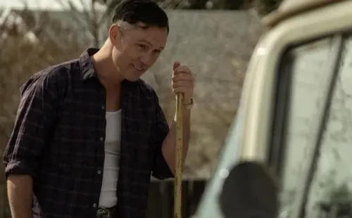 Jeffrey Donovan es Bill Weboy (Netflix).