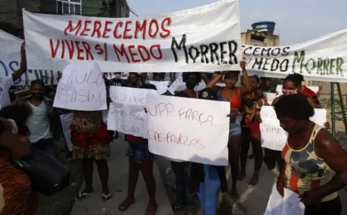 La gente se manifiesta en medio de la violencia extrema con la que les toca convivir (Imago)