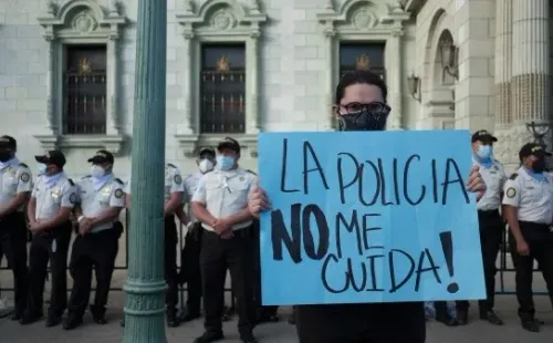 Toda clase de delitos en las calles, obliga a las manifestaciones populares (Getty Images)