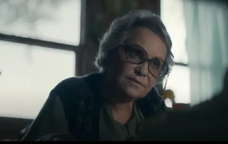 Adriana Barraza conmueve hasta el alma con su interpretación de la maestra Georgina. Imagen: @NetflixLATAM.