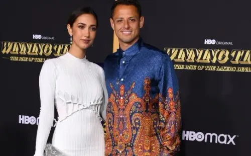 Chicharito conoció a Nicole y rápidamente quedaron envueltos en una relación (Getty Images)
