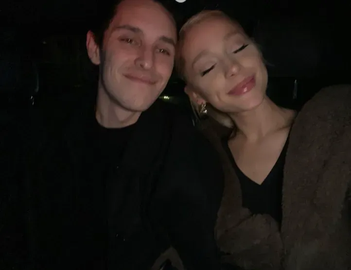 Imagen: @arianagrande.