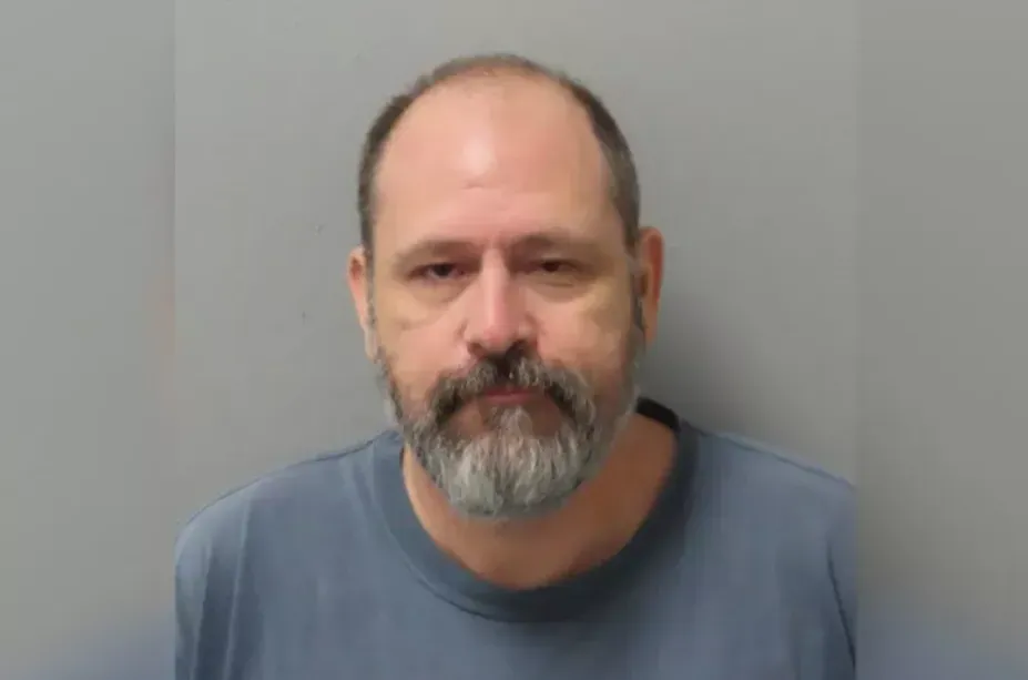 Fotografía de Fabián Marta, de 51 años, detenido el 23 de julio de 2023, acusado de un delito grave de secuestro de menores. Marta contribuyó a la financiación colectiva de la película Sound of Freedom, según sugieren publicaciones en las redes sociales. Imagen: Newsweek.