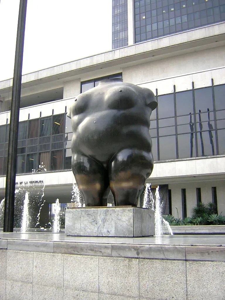 Torso de Mujer, Fernando Botero, 1986. Imagen: Creative Commons.