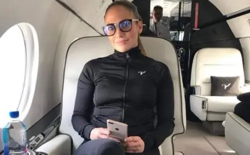 JLo viajando en su espectacular avión privado (Instagram)