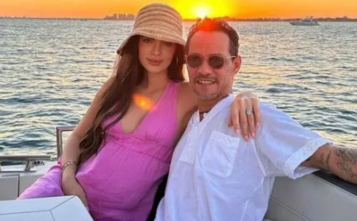 Marc y su novia disfruntando de un atardecer en su yate (Instagram)