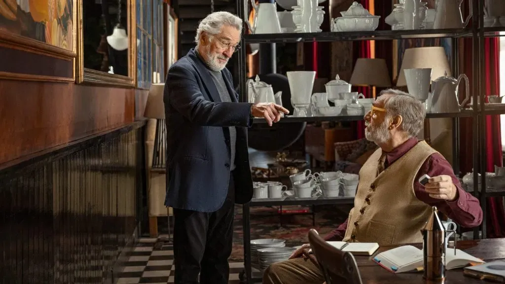 Robert De Niro como Vincent Parisi, junto a Luis Brandoni. (Star+)