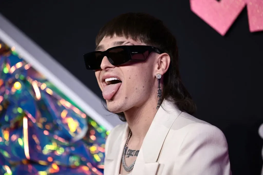 Peso Pluma estaría en el nuevo disco de Bad Bunny, según la filtración. Imagen: Getty Images.