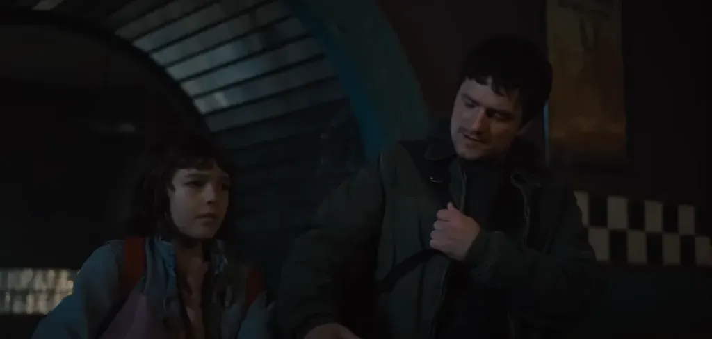 Piper Rubio como Abby Schmidt, junto a Josh Hutcherson, quien personifica a Mike Schmidt en la película. Imagen: @sensacinetrailers.