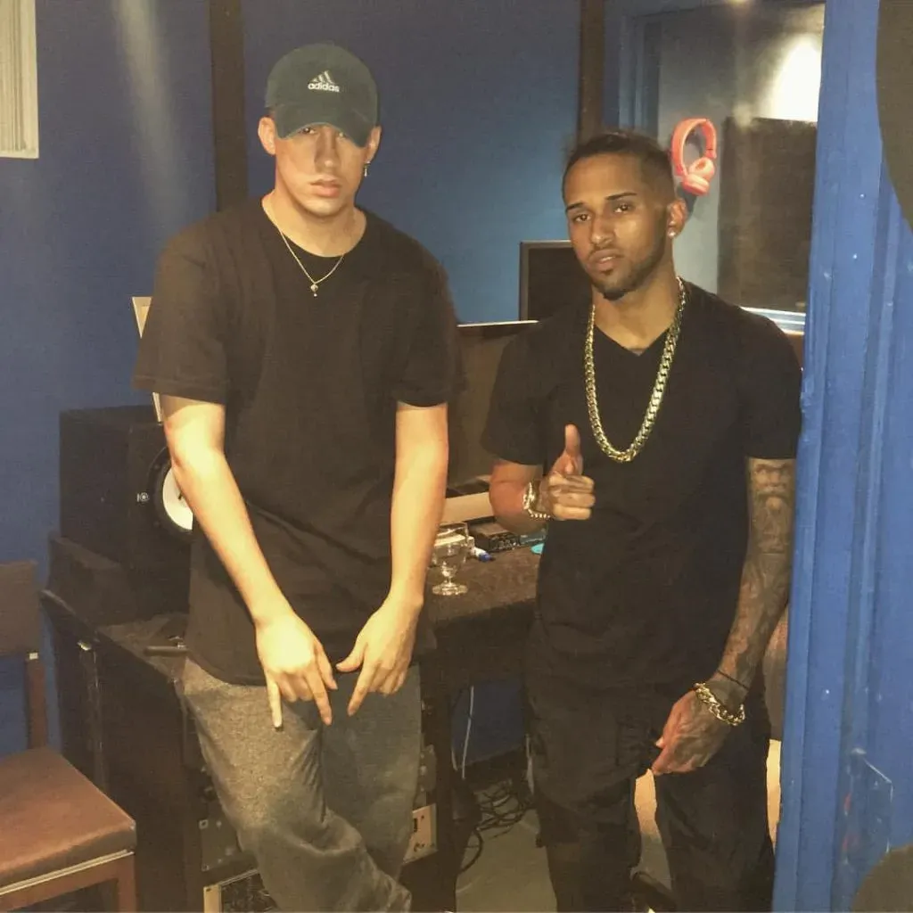 Bad Bunny lanzó “Seda” con Bryant Myers.