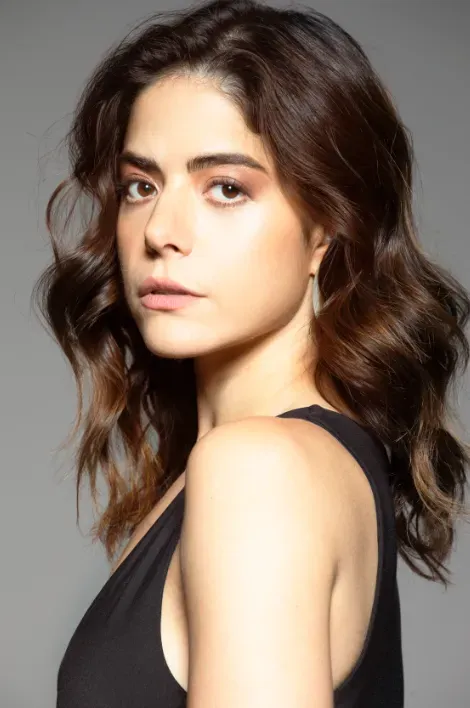 Adriana Llabrés cuenta con una amplia trayectoria sobre todo en teatro, en donde ya había trabajado junto al director Diego del Río. Imagen: Arturo Piedras.