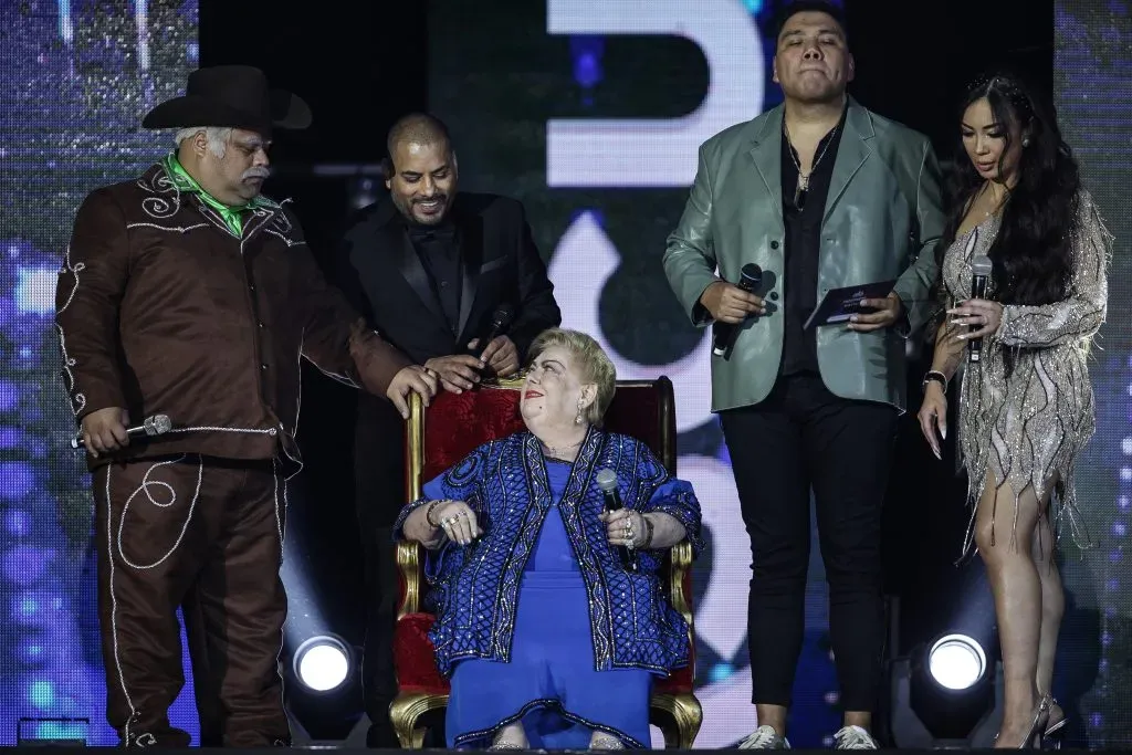 Hasta figuras como Don Cheto, Chino, Said García y Giselle rindieron homenaje a Paquita la del Barrio en los Premios de la Radio de EstrellaTV, en Expo Santa Fe México el 3 de noviembre de 2022 en la Ciudad de México, México. Imagen: Getty Images.