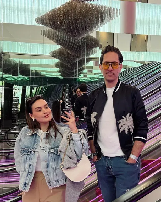 Pau Florencia ha bloqueado los comentarios en las fotos y videos de su cuenta de Instagram, en los que aparece con Mauricio Cuevas. La relación de ambos habría empezado cuando ella tenía 11 años y él 25. Imagen: @teurbanbeauty.