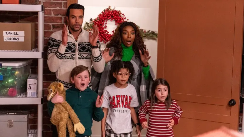 Matt Cedeño, Brandy Norwood, Wyatt Hunt, Madison Skye Validum y Abby Villasmil en Mejor Navidad ¡Imposible!