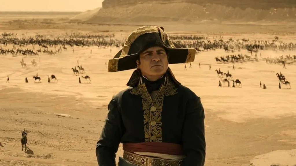 Joaquin Phoenix como Napoleón. (IMDb)