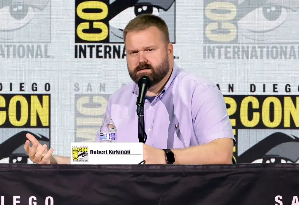 Foto de Robert Kirkman, creador de Invincible, en su presentación en la Cimic-Con de San Diego, California este año. Imagen: Getty Images.
