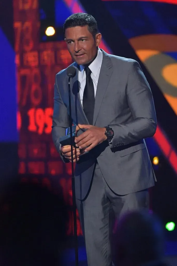 Imagen de Fernando Colunga en el escenario durante la 13ª edición de los Premios Juventud de Univisión, en el Bank United Center, el 14 de julio de 2016 en Miami, Florida. Imagen: Getty Images.