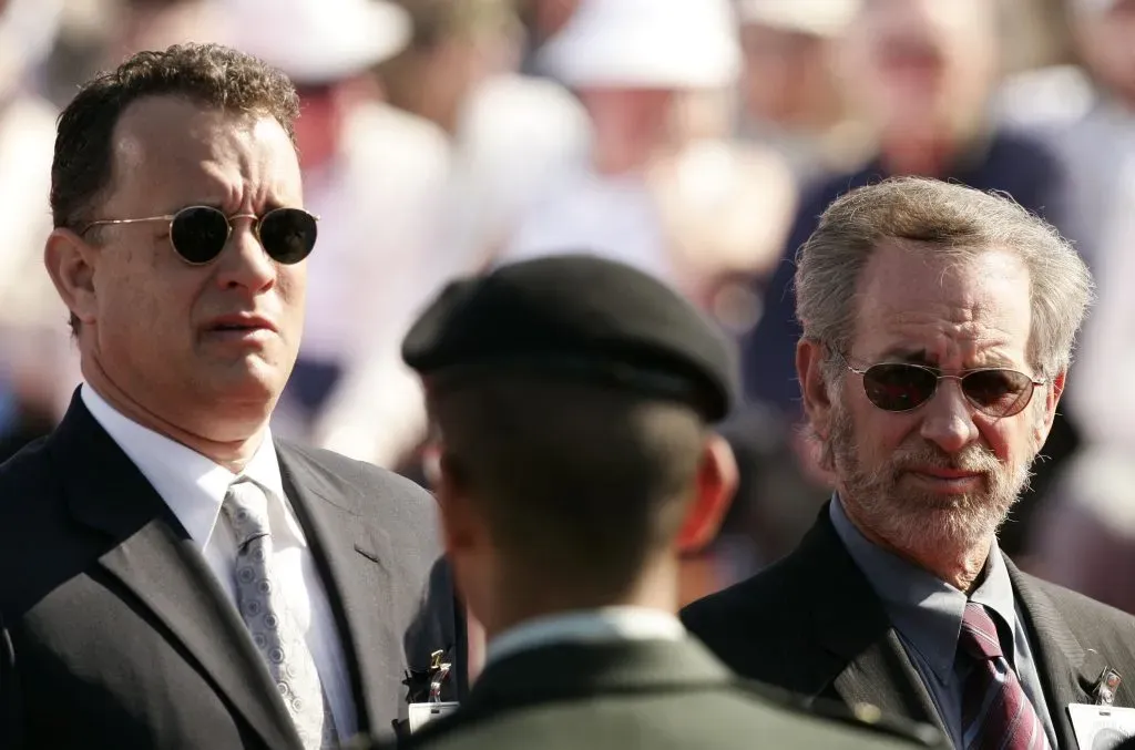 Luego de hacer juntos Rescatando al soldado Ryan, Tom Hanks y Steven Spielberg produjeron juntos el drama bélico Band of Brothers. Imagen: Getty Images.