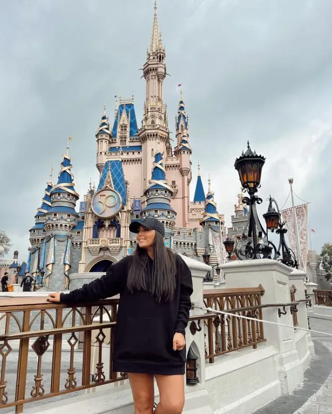 La periodista y empresaria tiene 20 años menos que Antonio Rosique. Imagen: @michellesaide.