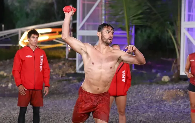 Heber tuvo una gran participación en la competencia este 2 de enero. Imagen: @exatlonmx.