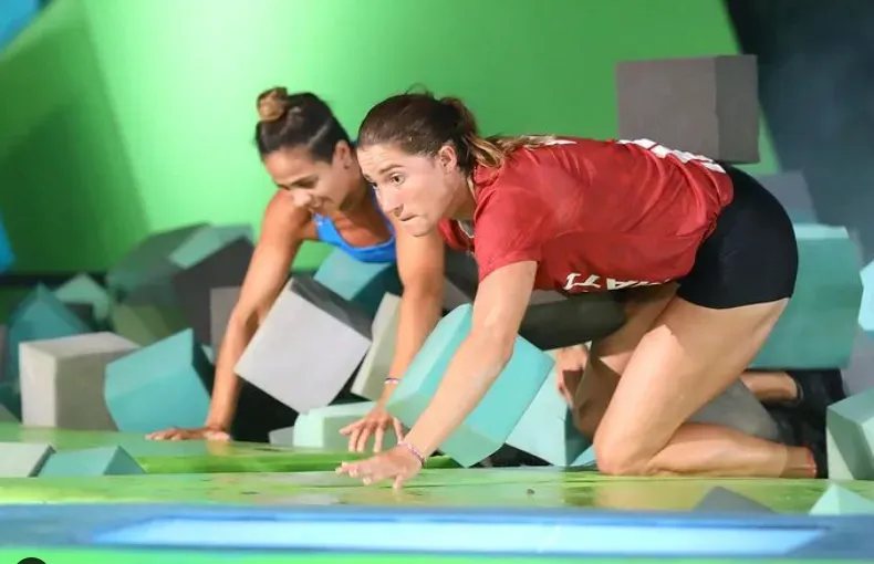 La competencia verá el choque de los dos equipos una vez más, para ganar el lugar en el que todos quieren descansar. Imagen: @exatlonmx.