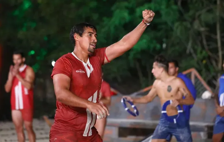 Hasta la competencia más despiadada de la televisión se da el tiempo para hacer cosas fuera de lo común, como en este caso. Imagen: @exatlonmx.