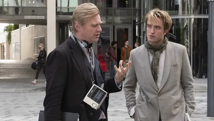 Nolan y Pattinson en el set de Tenet. (IMDb)