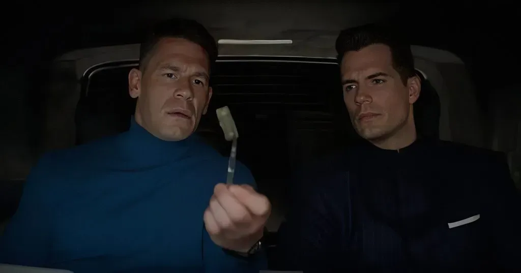 John Cena y Henry Cavill interpretan a personajes ficticios dentro del film. (IMDb)