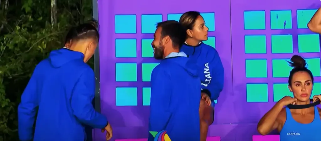 En esta imagen vemos a la izquierda a Velociraptor de espaldas, y a la derecha arriba a Triple Jumper, otros dos candidatos a ganar la competencia. Imagen: @Exatlon.