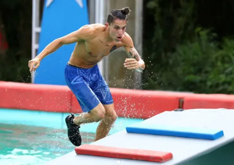 El Velociraptor es como siempre, el mejor elemento de su equipo. Imagen: @exatlonmx.