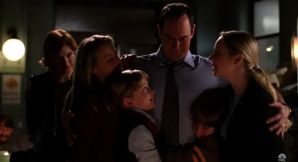 En el episodio también podemos ver al agente Stabler conviviendo con su familia. Imagen: IMDb.