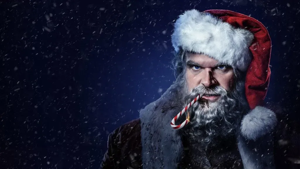 David Harbour es Santa Claus en Noche sin paz. (IMDb)